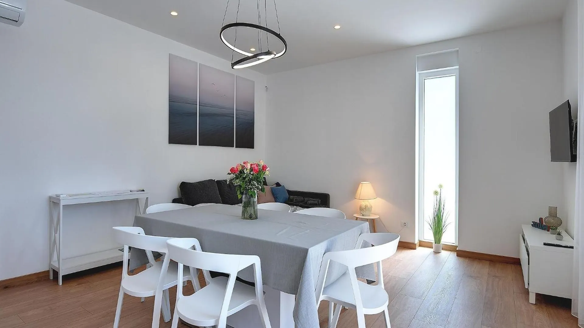 Modern Apartment With Large Covered Terrace Pula 0*,